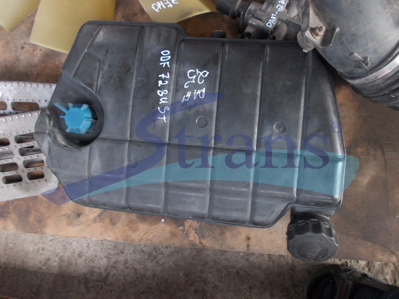 OUTFLOW　BigFree151 Бачок Oe bu (Б/У) Розширювальний Daf Xf 105 Mx300/Mx340/Mx375